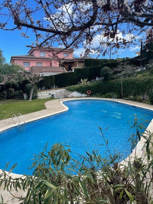 Apartamento Con Piscina En 兰卡 外观 照片